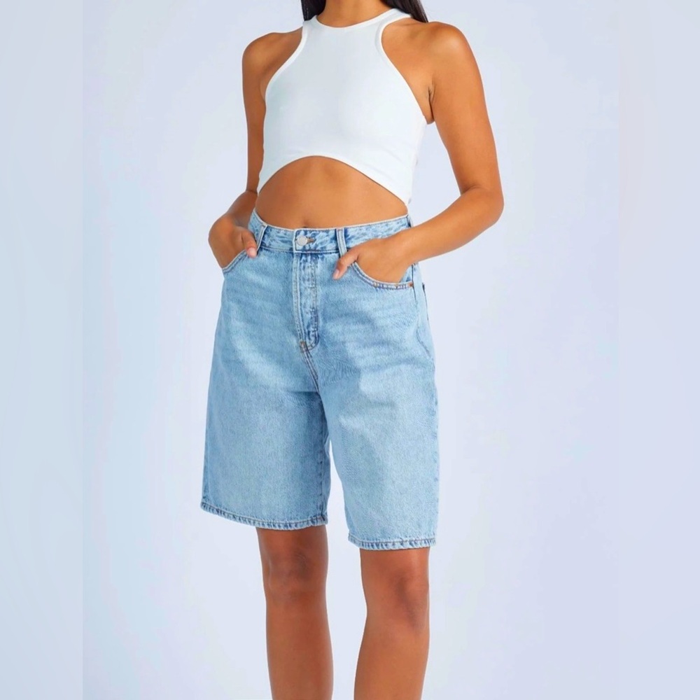 Dr. Denim Bella Shorts — Light Blue Denim Bermuda Shorts - Casual High-Rise